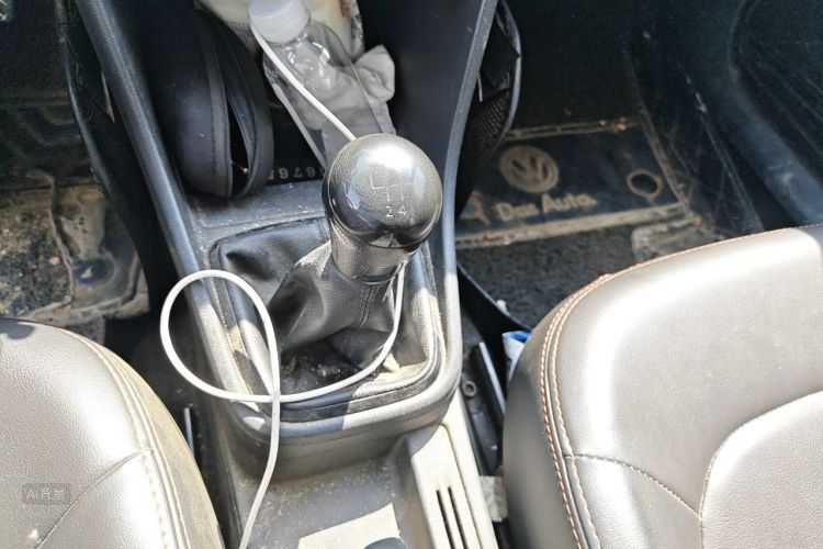 Volkswagen Santana 2015 car image #16