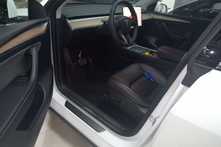 Tesla Model Y 2022 #15 Tesla Model Y 2022 car image #15