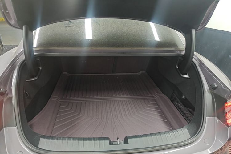 MI SU7 2025 immagine di auto #21