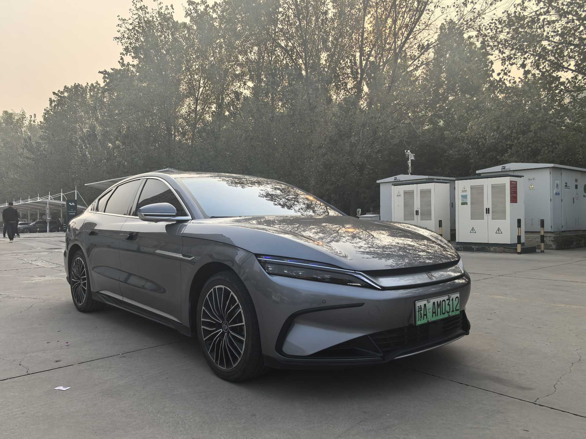 BYD Han 2023 صورة سيارة #3