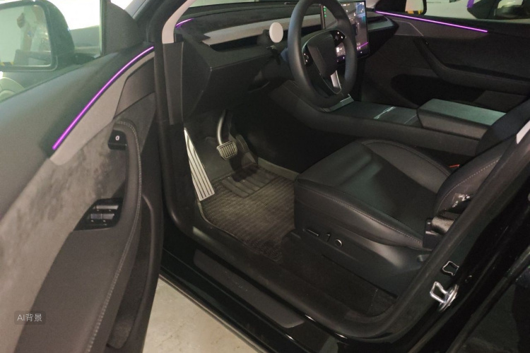Tesla Model Y 2025 car image #18