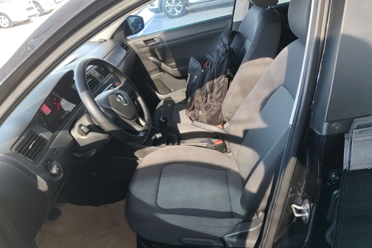 Volkswagen Santana 2017 car image #15