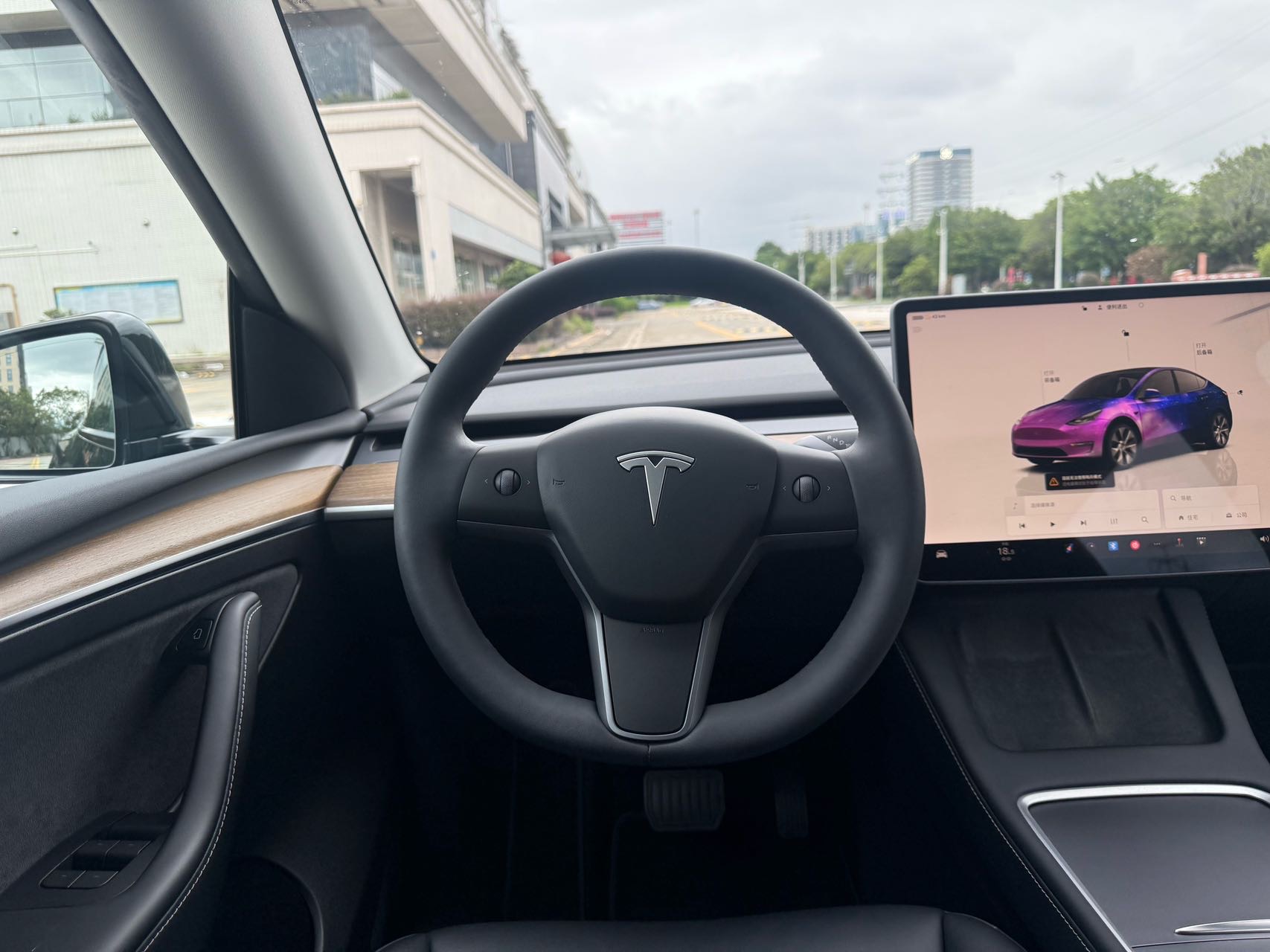 Tesla Model Y 2022 #5 Tesla Model Y 2022 car image #5