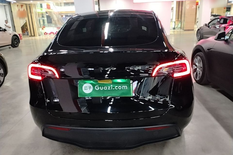 Tesla Model Y 2023 #6 Tesla Model Y 2023 car image #6