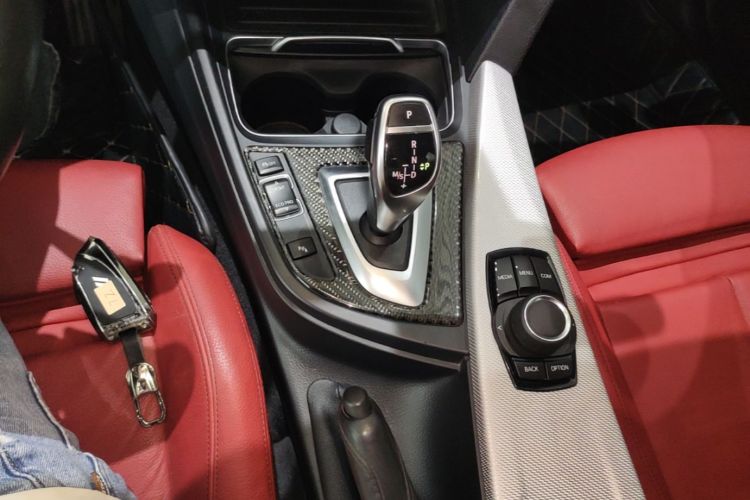 BMW 3 Series 2019 #14 BMW 3 Series 2019 car image #14