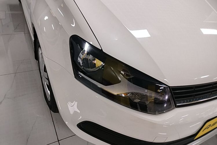 Volkswagen Polo 2018 car image #8