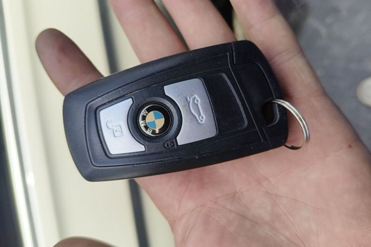 BMW 3 Series 2019 car image #9