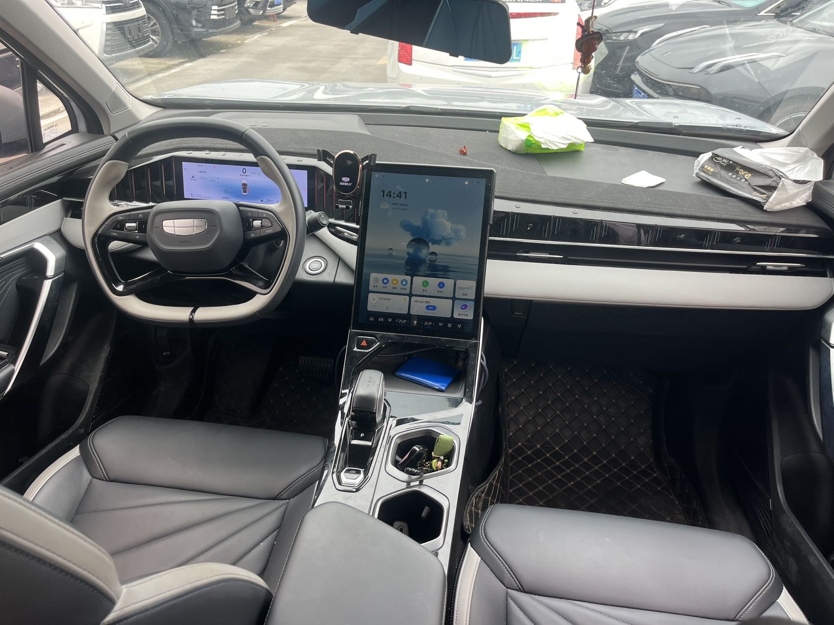 GEELY Boyue L 2024 car image #8