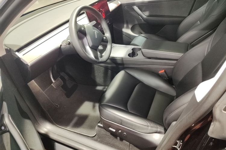 Tesla Model Y 2024 #19 Tesla Model Y 2024 car image #19