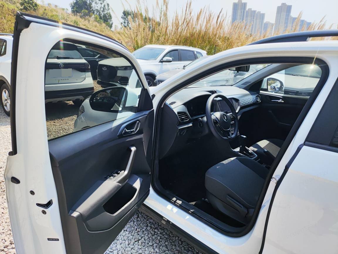 Volkswagen T-Cross 2025 car image #6