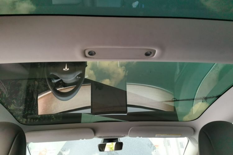 Tesla Model 3 2020 car image #18