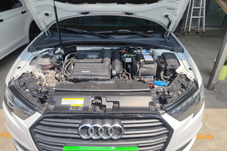 Audi A3 2018 car image #20