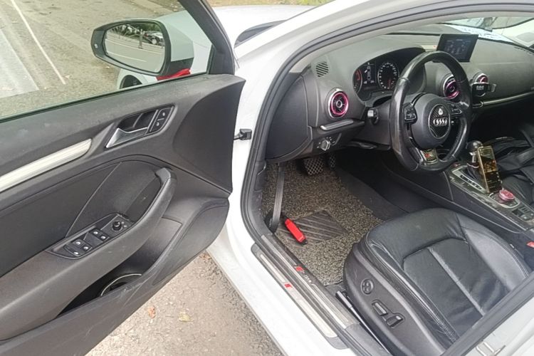 Audi A3 2015 car image #16