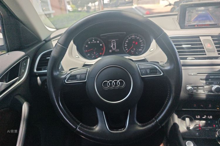 Audi Q3 2017 car image #12
