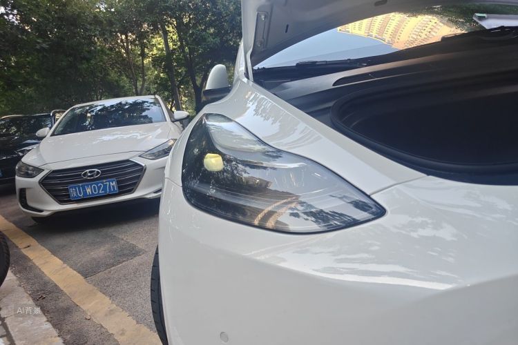 Tesla Model Y 2022 car image #8