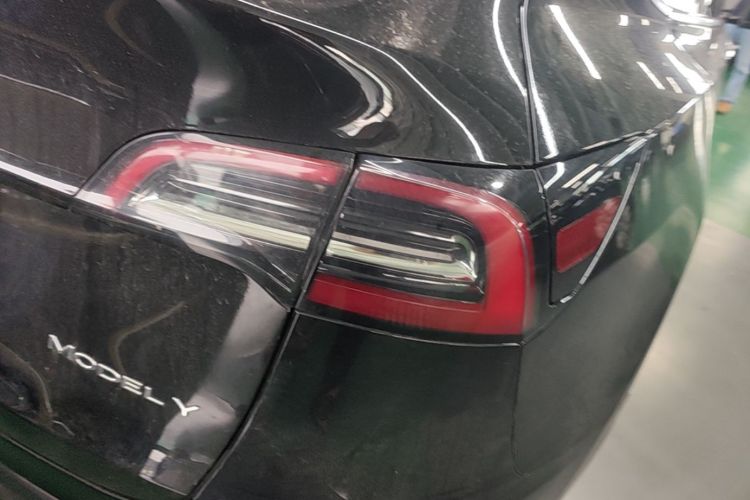 Tesla Model Y 2022 #8 Tesla Model Y 2022 car image #8