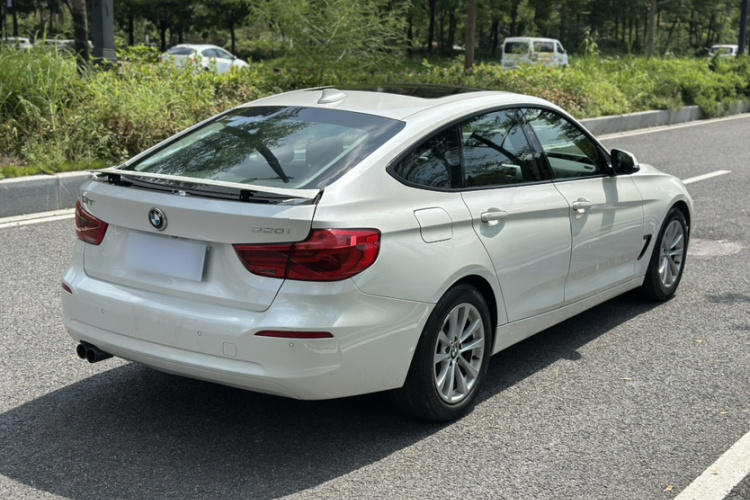 BMW 3 Series GT 2017 #9 BMW 3 Series GT 2017 car image #9