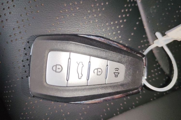 GEELY Emgrand 2024 #9 GEELY Emgrand 2024 car image #9