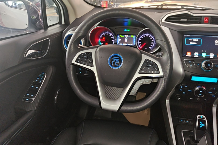 BYD Yuan New Energy 2019 car image #11