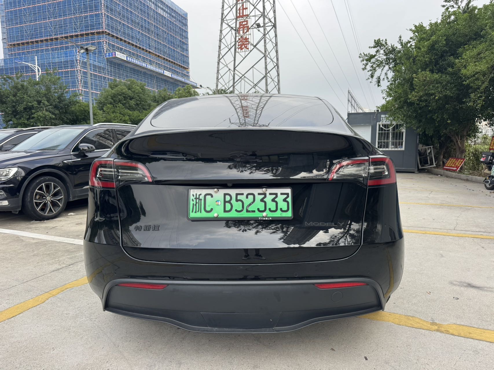 Tesla Model Y 2021 #6 Tesla Model Y 2021 car image #6
