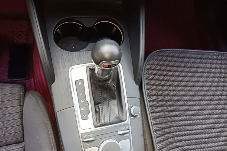 Audi A3 2018 immagine di auto #14