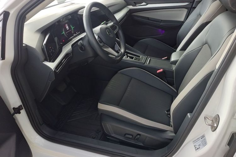 Volkswagen Golf 2021 car image #15
