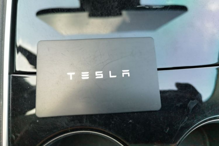 Tesla Model 3 2020 car image #9