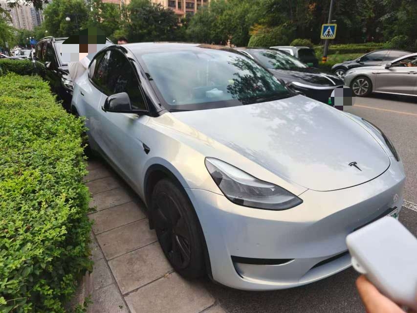 Tesla Model Y 2022 #2 Tesla Model Y 2022 car image #2