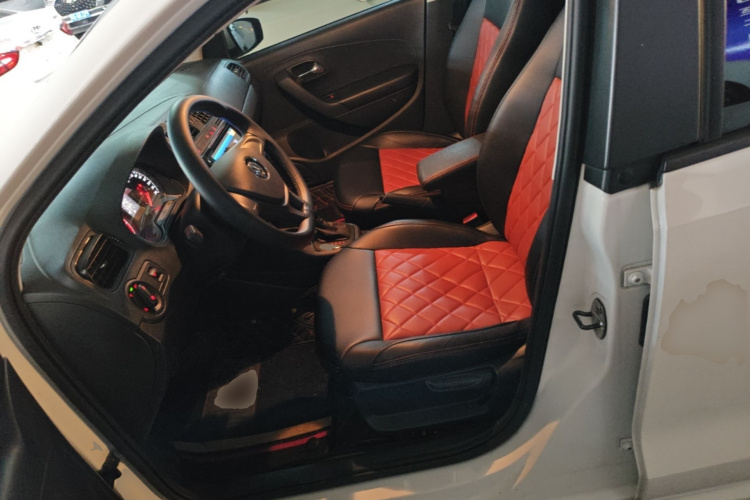 Volkswagen Polo 2019 car image #15
