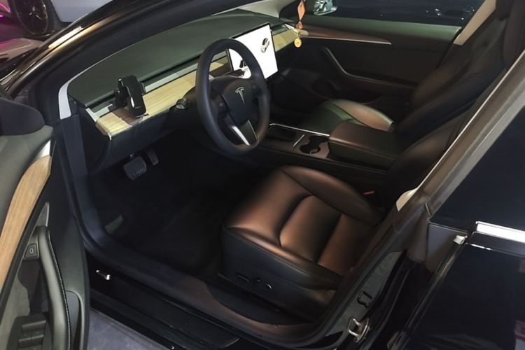 Tesla Model 3 2023 #16 Tesla Model 3 2023 car image #16