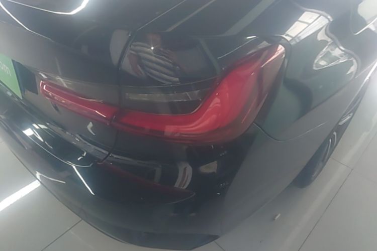 BMW 3 Series 2022 car image #8