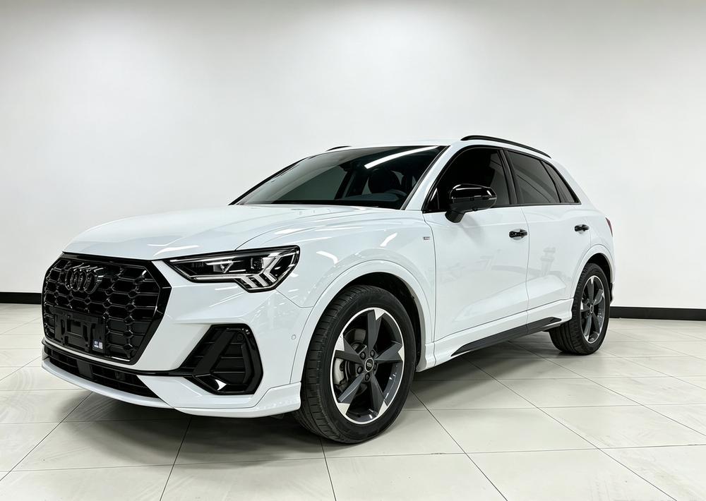 Audi Q3 2022 immagine di auto 