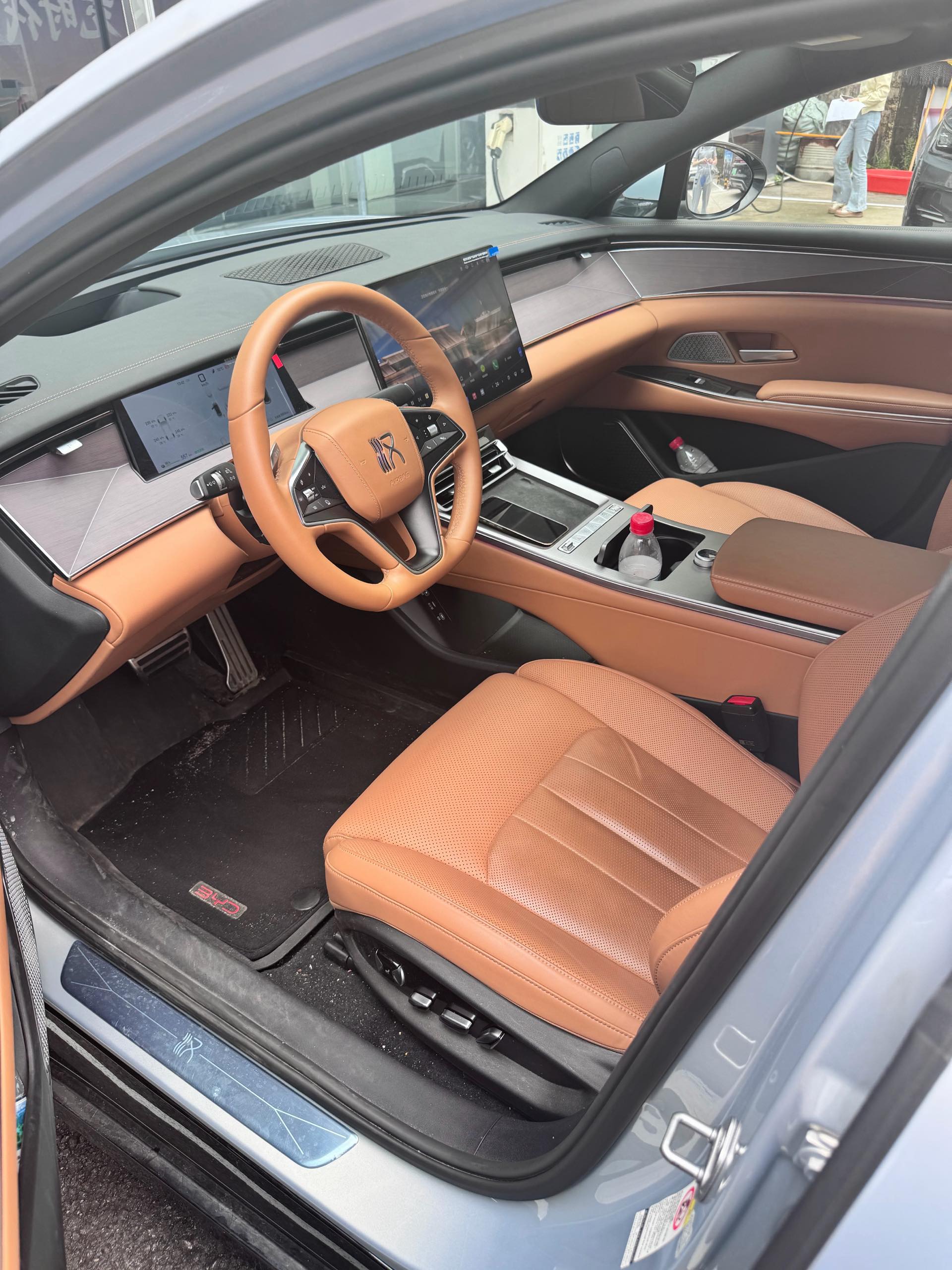 BYD HanL 2025 car image #2