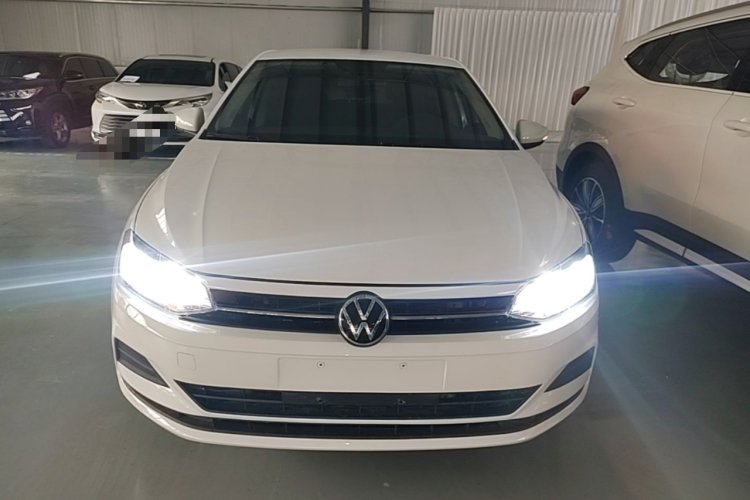 Volkswagen Polo 2023 car image #3
