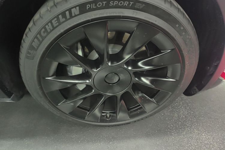 Tesla Model Y 2021 #9 Tesla Model Y 2021 car image #9