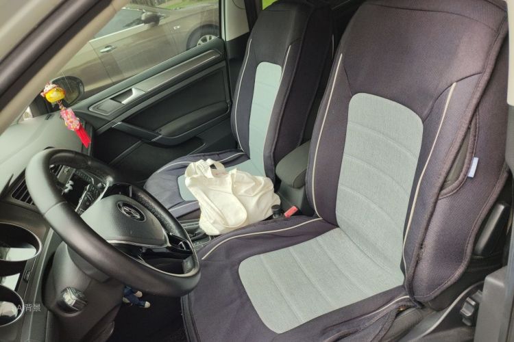 Volkswagen Golf 2015 car image #17