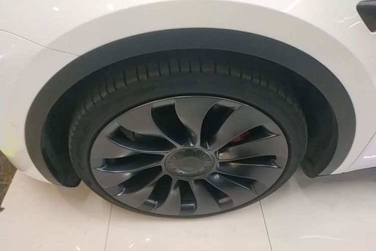 Tesla Model Y 2023 #9 Tesla Model Y 2023 car image #9