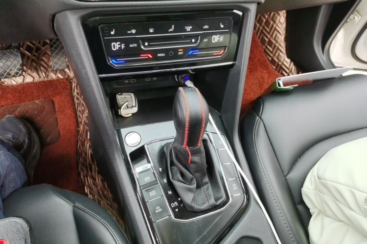 Volkswagen Tharu 2021 car image #14
