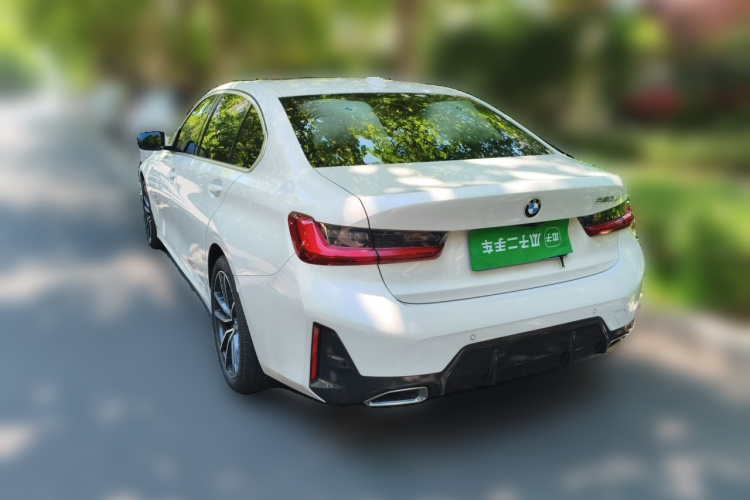 BMW 3 Series 2024 car image #5