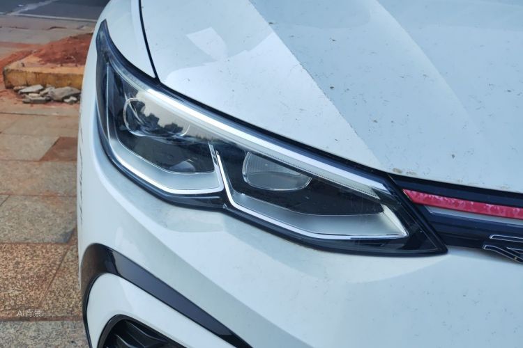 Volkswagen Golf 2022 car image #8