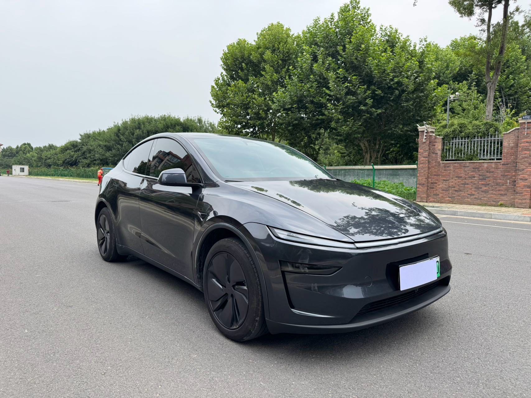 Tesla Model Y 2025 #3 Tesla Model Y 2025 car image #3