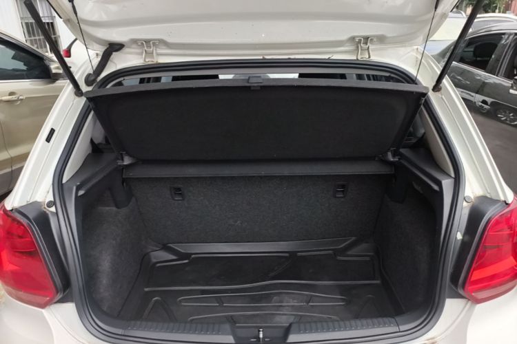 Volkswagen Polo 2015 #19 Volkswagen Polo 2015 car image #19
