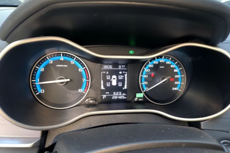 GEELY Emgrand 2021 car image #12