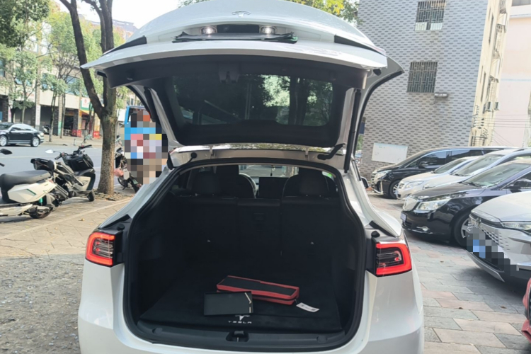 Tesla Model Y 2022 #19 Tesla Model Y 2022 car image #19
