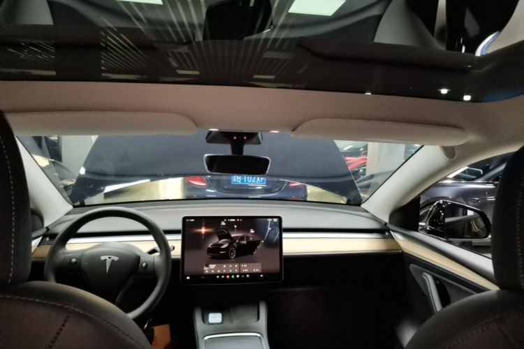 Tesla Model Y 2022 #18 Tesla Model Y 2022 car image #18