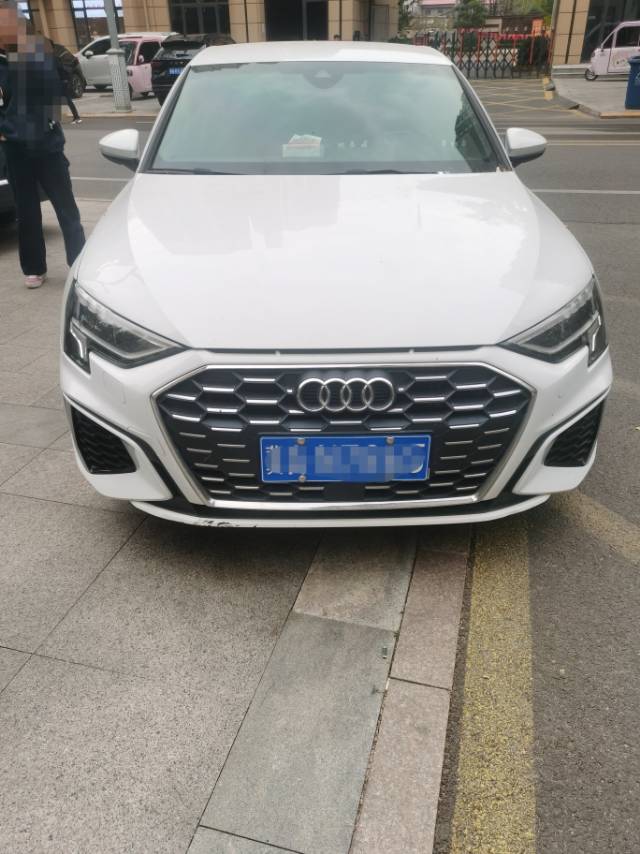2022 immagine di auto #2