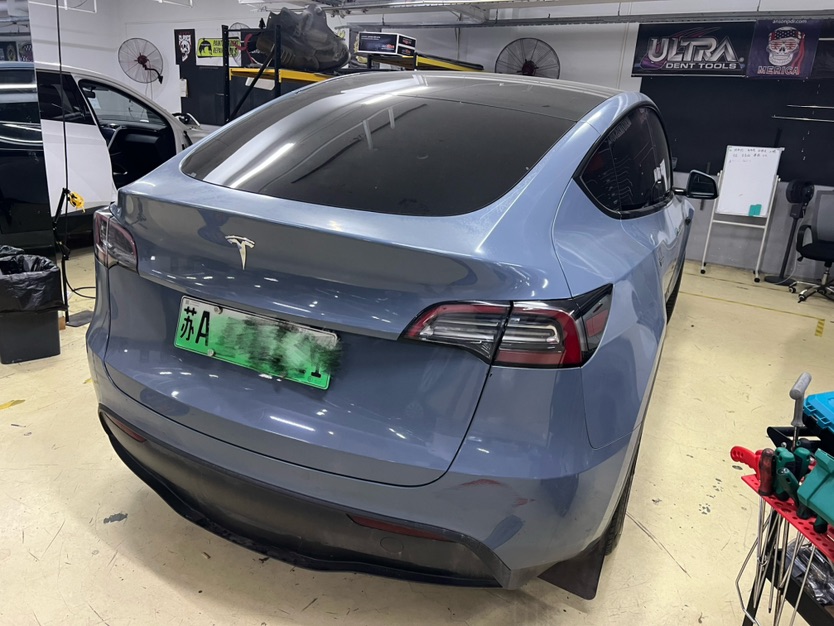 Tesla Model Y 2023 #2 Tesla Model Y 2023 car image #2