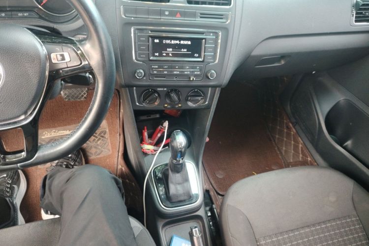 Volkswagen Polo 2016 #14 Volkswagen Polo 2016 car image #14