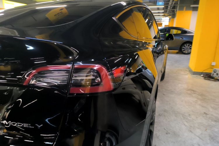 Tesla Model Y 2022 car image #8