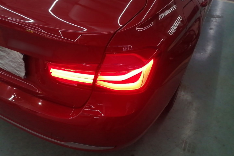 BMW 3 Series 2018 #8 BMW 3 Series 2018 car image #8